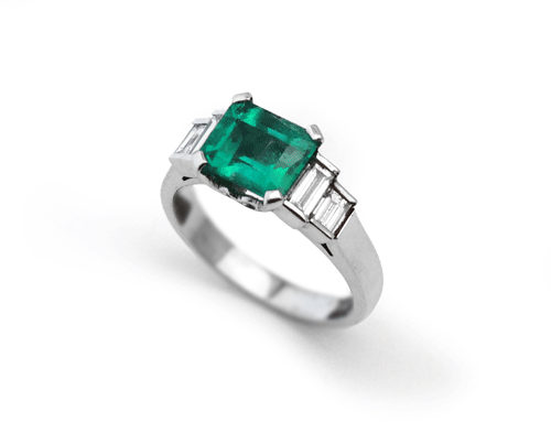 18ct Emerald & Diamond Ring