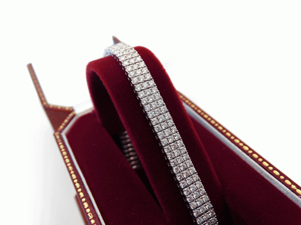 18ct Flexible Diamond Bracelet