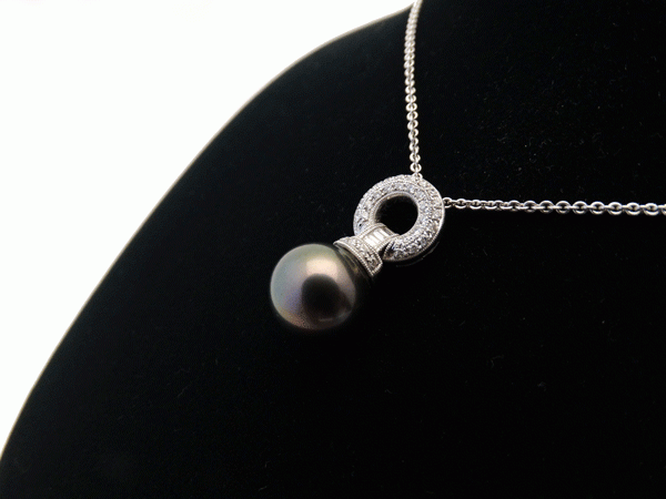 18ct Black Pearl & Diamond Pendant