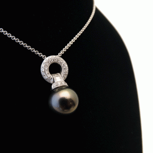 18ct Black Pearl & Diamond Pendant