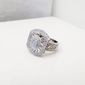 18ct White Gold Diamond Dress Ring