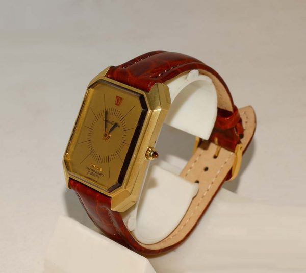 18ct Omega Electroquartz watch