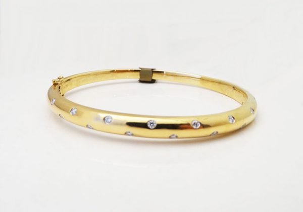 18ct Hammer Set Diamond Bangle