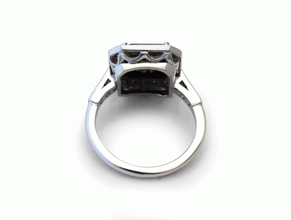 White gold Onyx and Diamond Ring