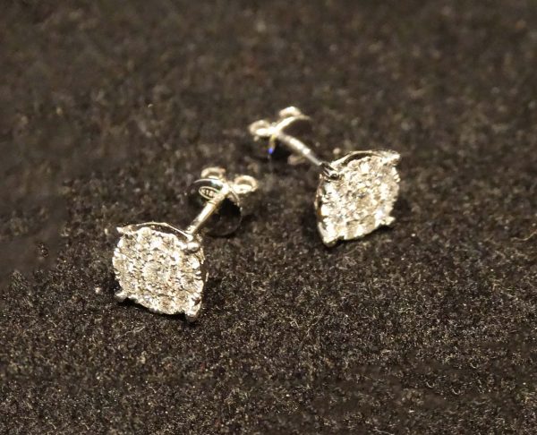 Diamond stud cluster earring